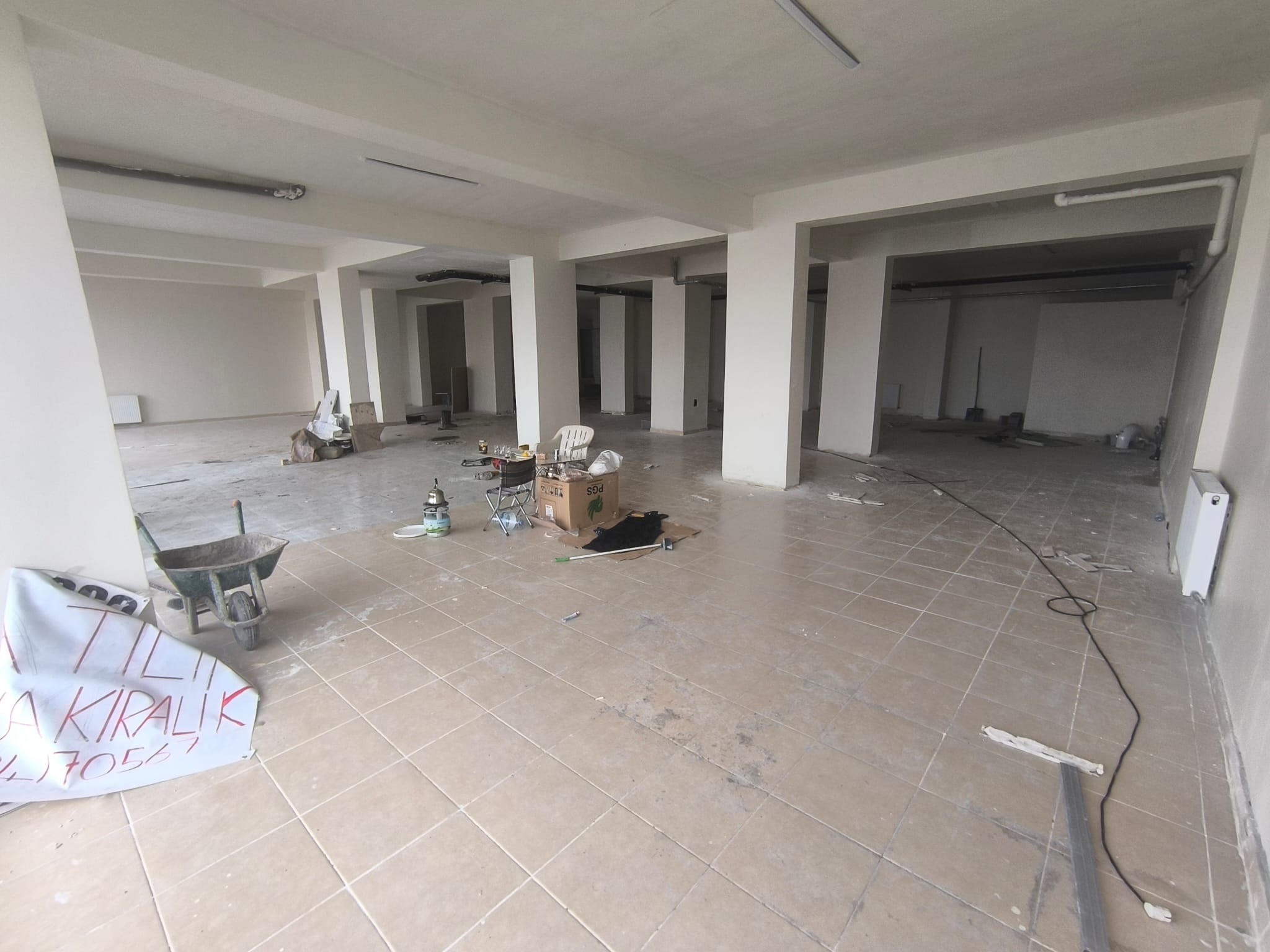 HİLALKENT'TE SATILIK DÜKKAN